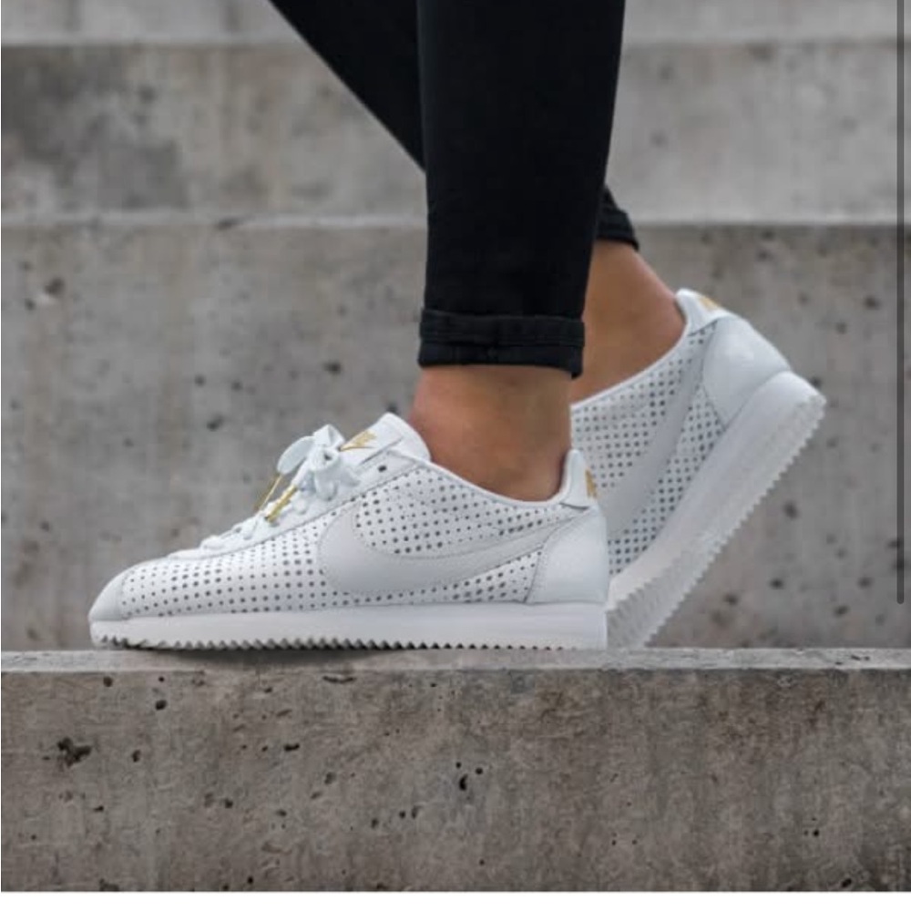 NIKE CORTEZ CLASSIC SE PREMIUM | SUMMIT WHITE